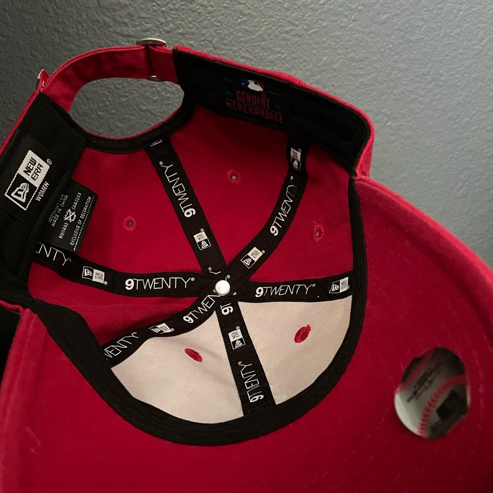 Women’s Angels hat - Picture 3 of 3